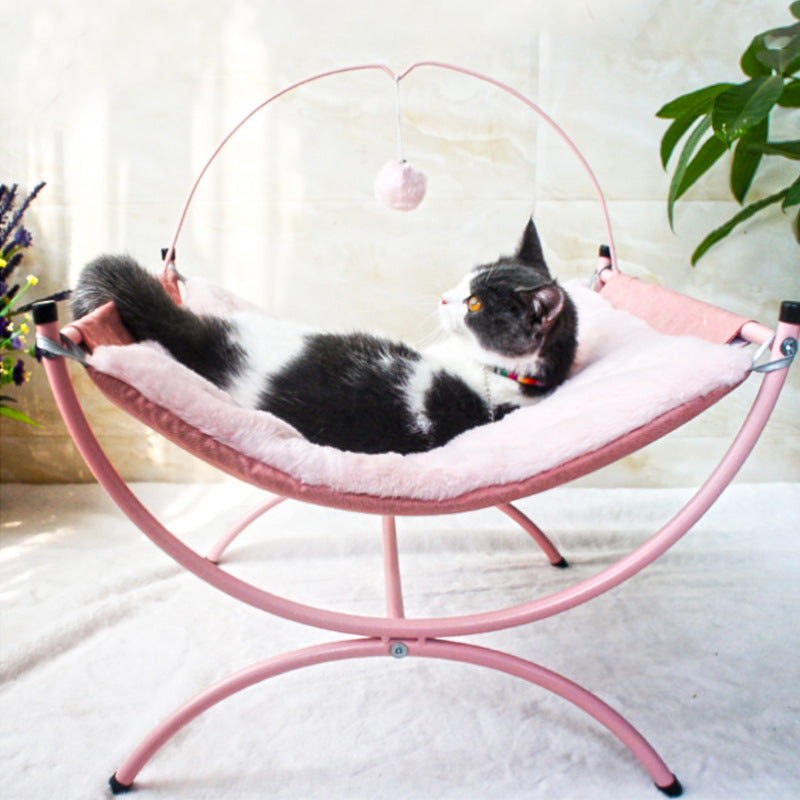 Katzenliege: Die himmlische Katzenliege mit extra flauschigem Bezug für königlichen Komfort